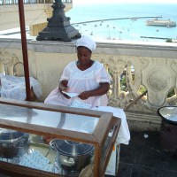 Baiana vendendo aracajé